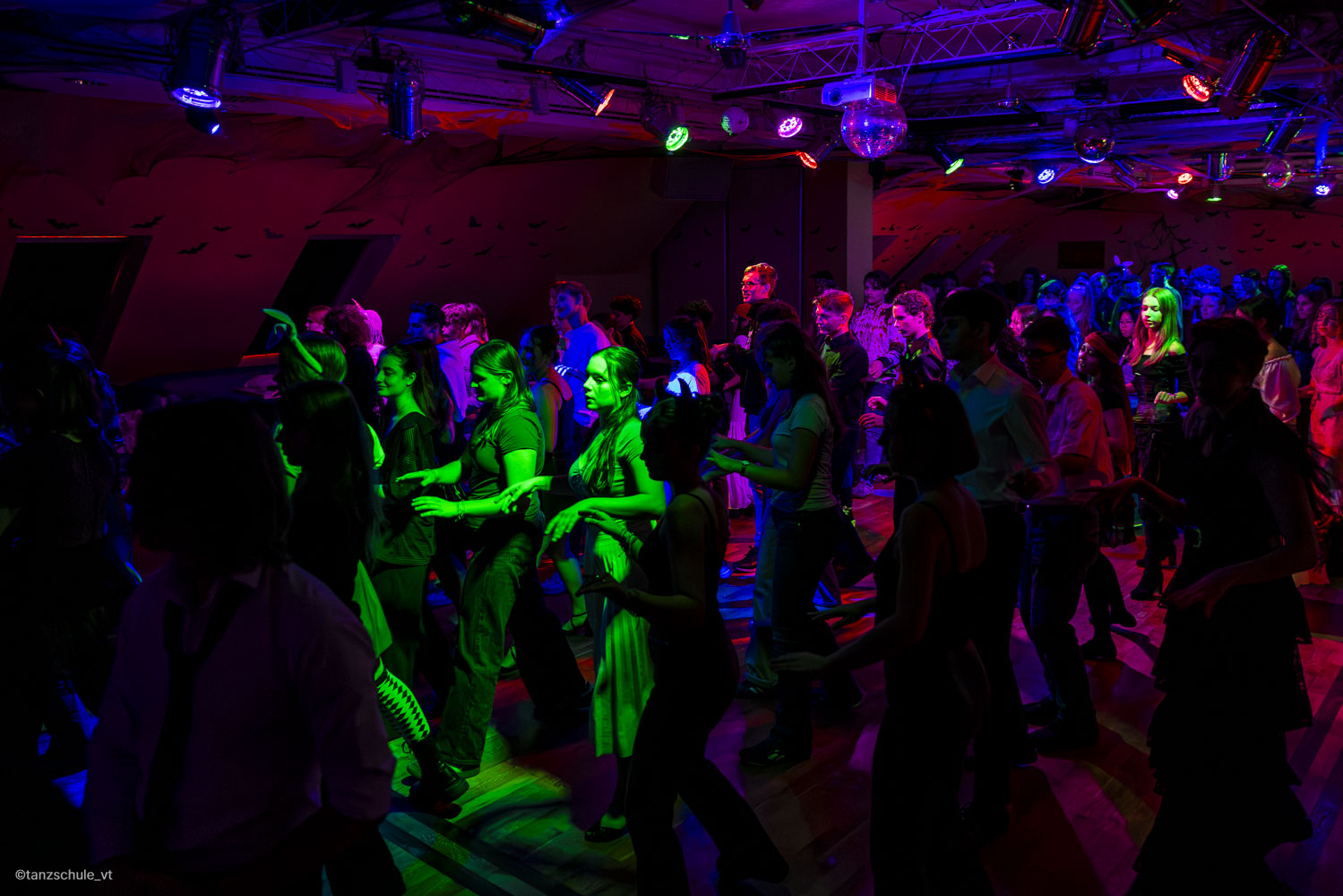 20251025 Halloween Tanzparty 8352